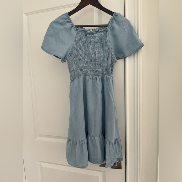 Hayden girls Smocked Bodice Tencel Dress Sz. L (10/12) blue Flutter sleeve - Picture 2 of 6